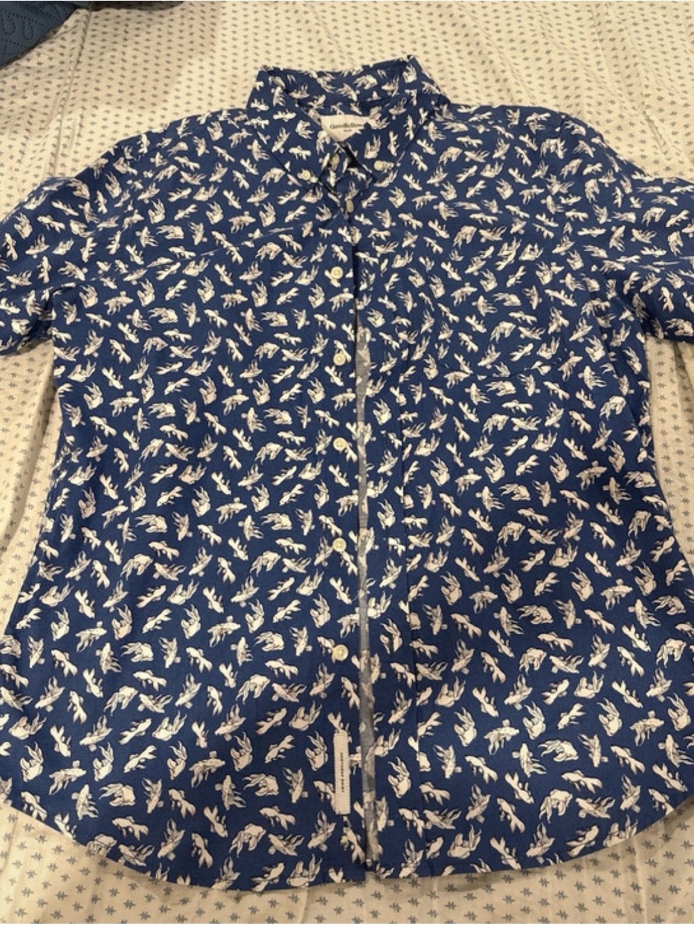 Goodfellow & Co Navy Blue Short-Sleeve Button-Down Shirt with White Fish Print